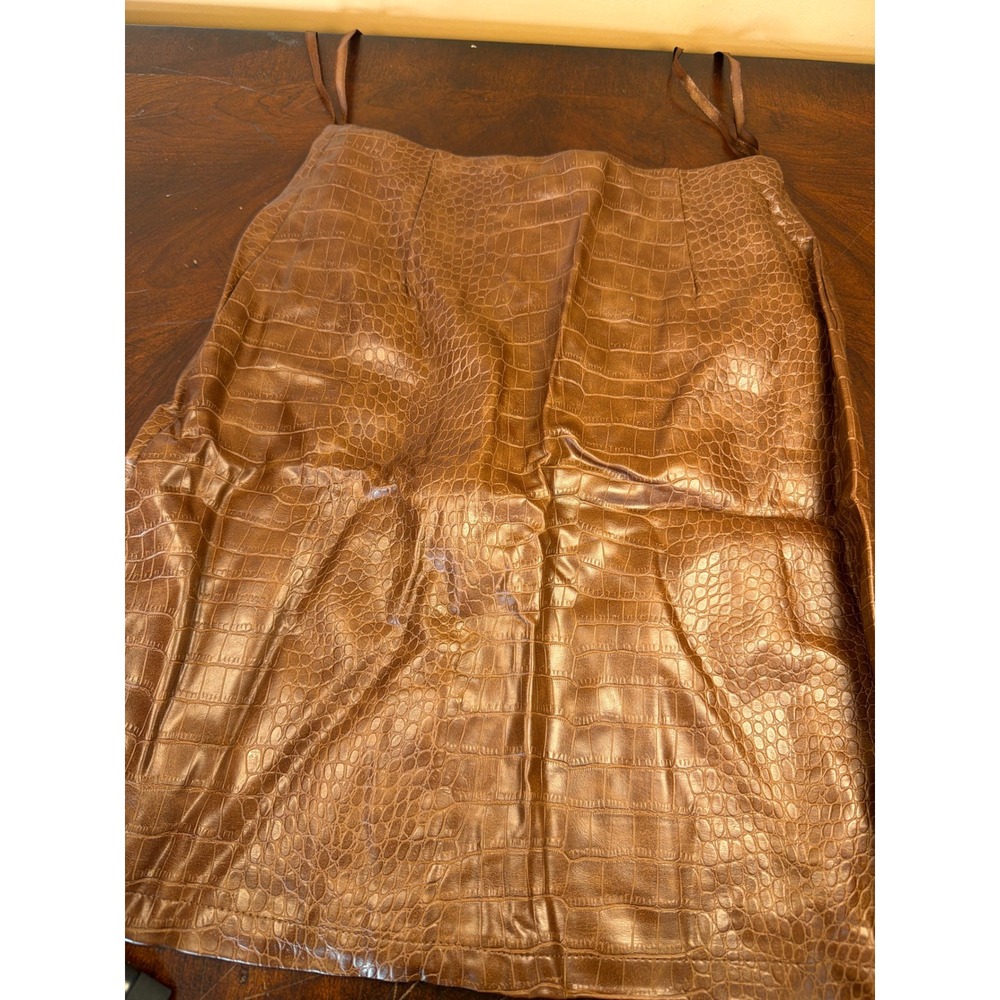 Primark Brown Croc Embossed Faux Leather Button Front Mini Skirt USA 0 - Picture 3 of 5